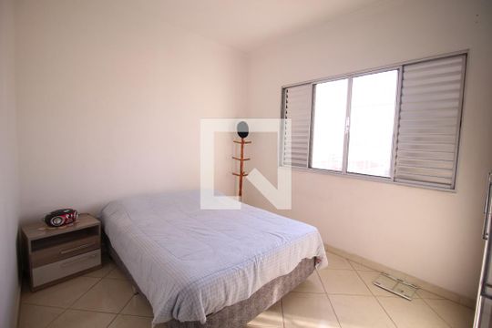 Quarto de casa à venda com 4 quartos, 210m² em Jardim Santo Elias, São Paulo