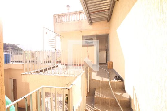 Área de serviço de casa à venda com 4 quartos, 210m² em Jardim Santo Elias, São Paulo