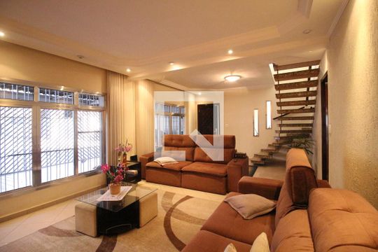 Sala de casa à venda com 4 quartos, 210m² em Jardim Santo Elias, São Paulo