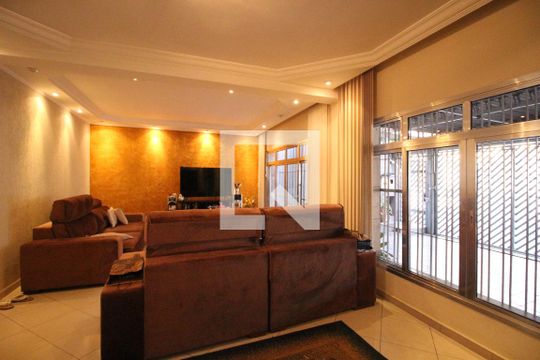 Sala de casa à venda com 4 quartos, 210m² em Jardim Santo Elias, São Paulo
