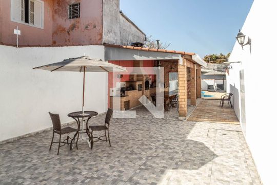 Quintal de casa para alugar com 4 quartos, 400m² em Vila Ré, São Paulo