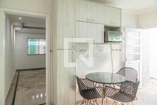 Cozinha de casa para alugar com 4 quartos, 400m² em Vila Ré, São Paulo