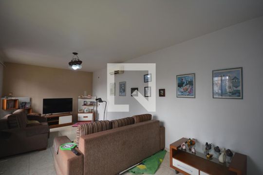 Sala de casa à venda com 6 quartos, 650m² em Vila da Penha, Rio de Janeiro