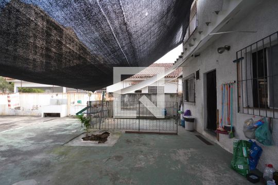 Quintal de casa à venda com 6 quartos, 650m² em Vila da Penha, Rio de Janeiro