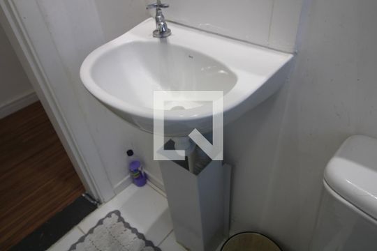 Pia do banheiro de apartamento à venda com 2 quartos, 44m² em Usina Piratininga, São Paulo