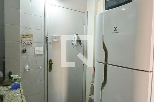 Cozinha de kitnet/studio para alugar com 1 quarto, 20m² em Santa Teresa, Rio de Janeiro