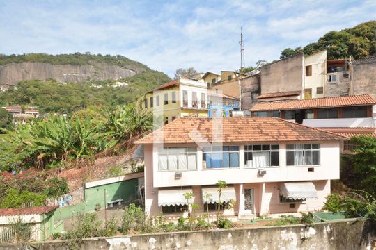 Vista de kitnet/studio para alugar com 1 quarto, 20m² em Santa Teresa, Rio de Janeiro