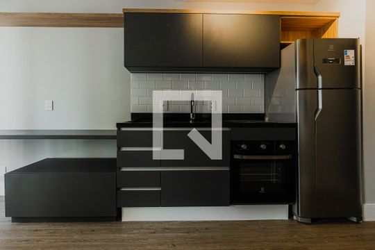 Cozinha de kitnet/studio para alugar com 1 quarto, 25m² em Pinheiros, São Paulo