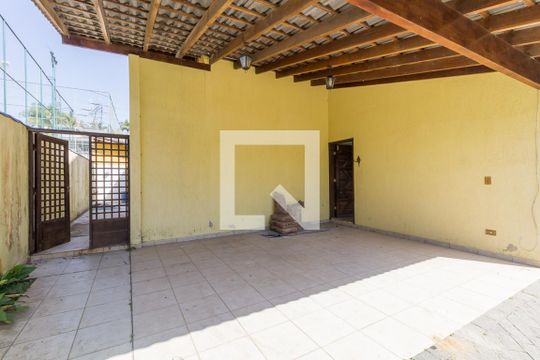 Garagem de casa de condomínio para alugar com 3 quartos, 280m² em Aruã, Mogi das Cruzes