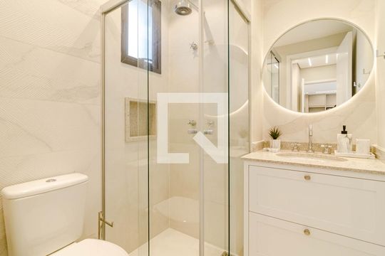 Banheiro da suíte de apartamento à venda com 2 quartos, 59m² em Pinheiros, São Paulo