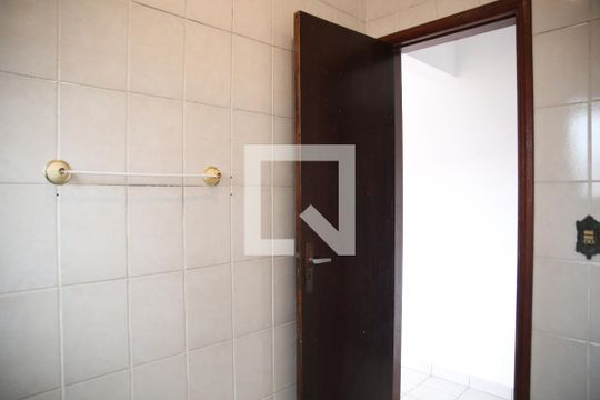 Banheiro suite de casa para alugar com 2 quartos, 116m² em Guilhermina, Praia Grande