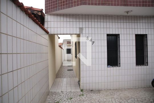 Quintal de casa para alugar com 2 quartos, 116m² em Guilhermina, Praia Grande