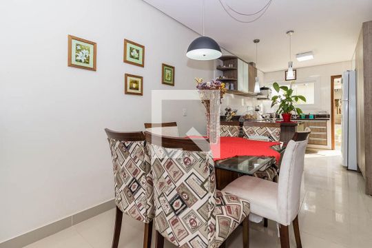 Sala de casa para alugar com 4 quartos, 147m² em Campo Novo, Porto Alegre