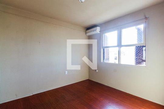Quarto de apartamento para alugar com 1 quarto, 52m² em Rubem Berta, Porto Alegre