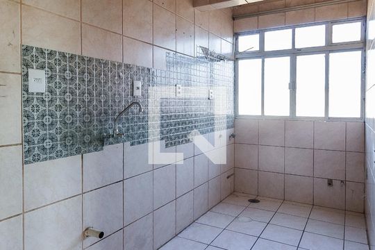 Cozinha de apartamento para alugar com 1 quarto, 52m² em Rubem Berta, Porto Alegre