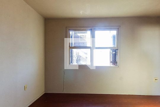 Sala de apartamento para alugar com 1 quarto, 52m² em Rubem Berta, Porto Alegre