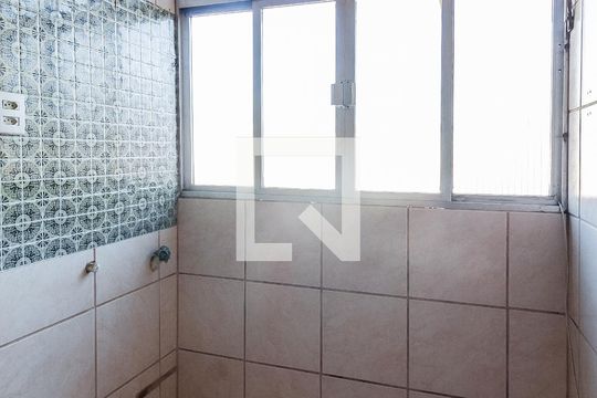 Área de serviço de apartamento para alugar com 1 quarto, 52m² em Rubem Berta, Porto Alegre