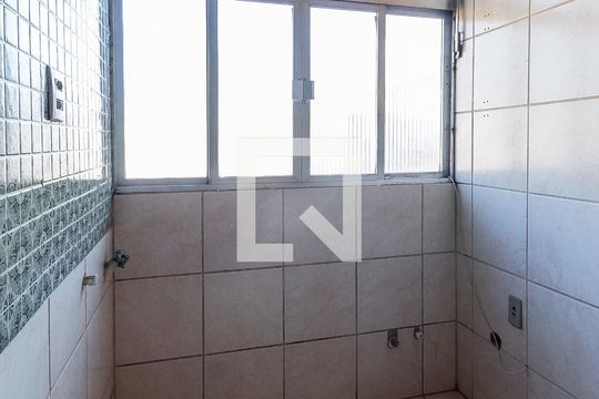 Área de serviço de apartamento para alugar com 1 quarto, 52m² em Rubem Berta, Porto Alegre