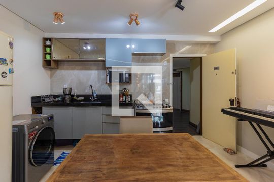 Cozinha de apartamento para alugar com 1 quarto, 52m² em Jardim São Dimas, São José dos Campos