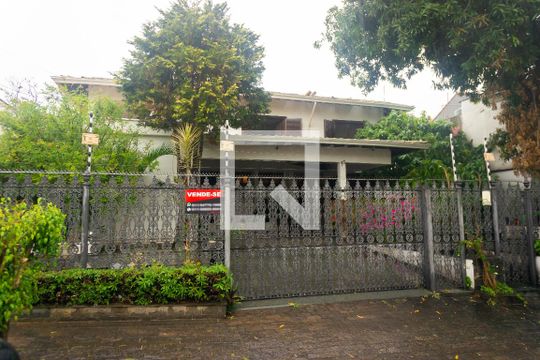 Fachada de casa para alugar com 5 quartos, 450m² em Penha de França, São Paulo