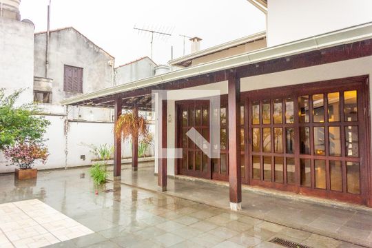 Quintal de casa para alugar com 5 quartos, 450m² em Penha de França, São Paulo