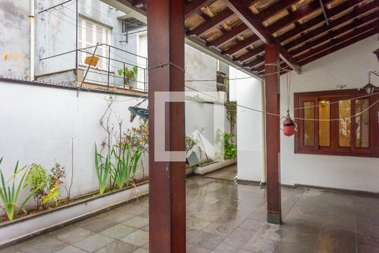 Quintal de casa para alugar com 5 quartos, 450m² em Penha de França, São Paulo