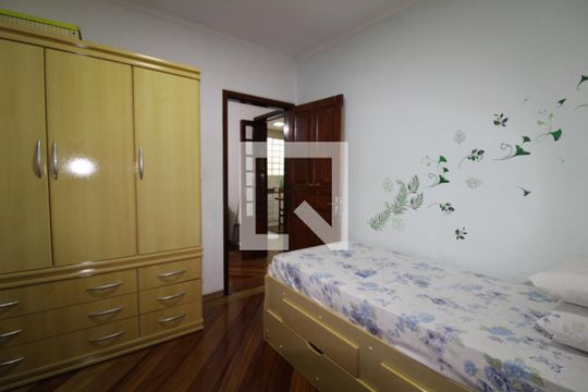 Quarto 2 de casa para alugar com 3 quartos, 130m² em Vila Antonieta, São Paulo