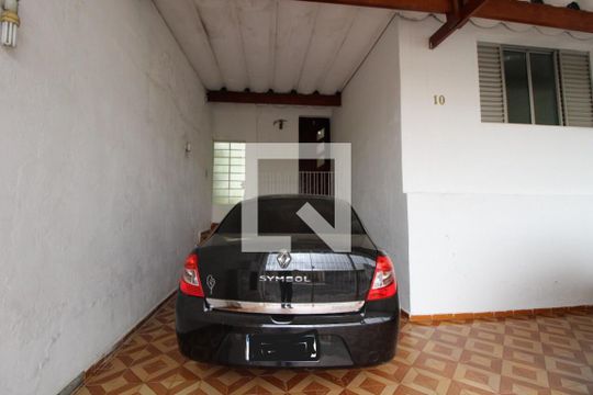 Garagem  de casa para alugar com 3 quartos, 130m² em Vila Antonieta, São Paulo