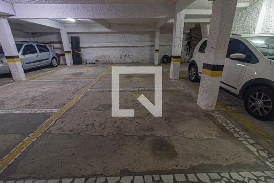 Garagem de apartamento para alugar com 2 quartos, 80m² em Mercês, Curitiba