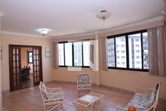 Apartamento para alugar com 3 quartos, 170m² em Vila Caiçara, Praia Grande