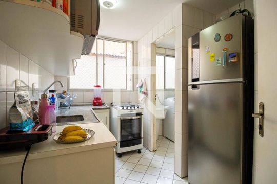 Cozinha de apartamento à venda com 2 quartos, 54m² em Liberdade, São Paulo