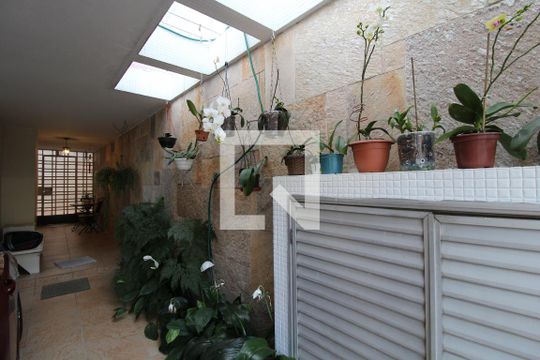 Área Externa de casa à venda com 3 quartos, 190m² em Chácara Santo Antônio (zona Sul), São Paulo