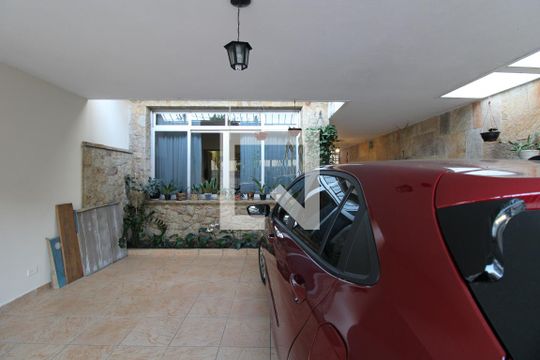 Garagem de casa à venda com 3 quartos, 190m² em Chácara Santo Antônio (zona Sul), São Paulo