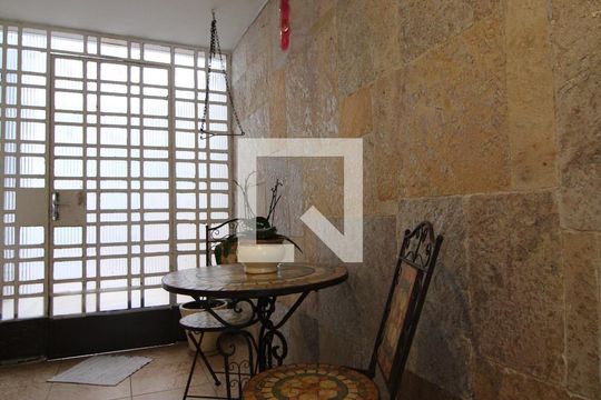 Área Externa de casa à venda com 3 quartos, 190m² em Chácara Santo Antônio (zona Sul), São Paulo