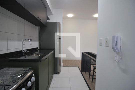 Cozinha de apartamento para alugar com 2 quartos, 50m² em Vila Andrade, São Paulo