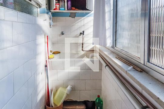 Área de serviço de apartamento à venda com 2 quartos, 50m² em Petrópolis, Porto Alegre