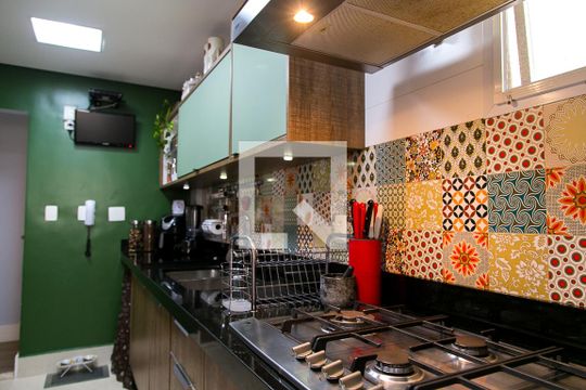 Cozinha de apartamento à venda com 3 quartos, 80m² em Chácara Inglesa, São Paulo
