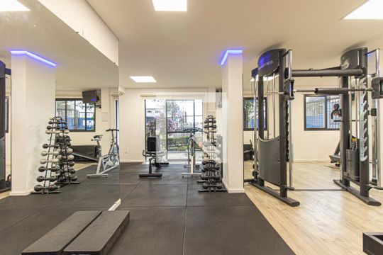 Área comum - Academia de apartamento para alugar com 2 quartos, 91m² em Cristo Rei, Curitiba