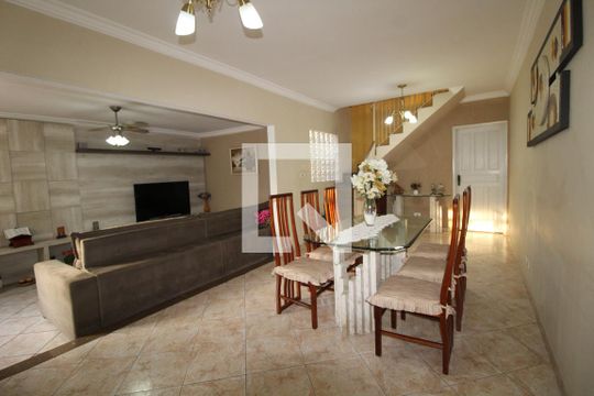 Casa à venda com 3 quartos, 270m² em Vila Primavera, São Paulo