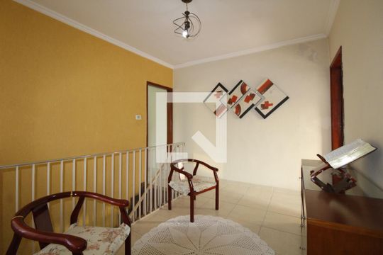 Corredor de casa à venda com 3 quartos, 270m² em Vila Primavera, São Paulo