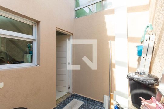 Área de serviço de casa para alugar com 2 quartos, 75m² em Jardim Fernandes, São Paulo