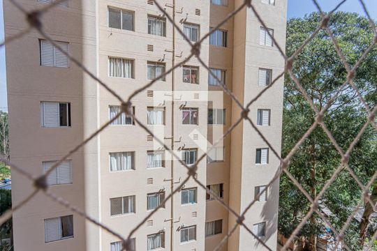 Vista Sala de apartamento para alugar com 2 quartos, 44m² em Jardim Íris, São Paulo