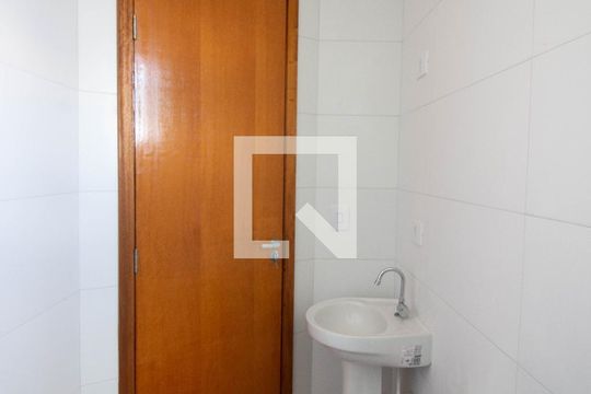 Banheiro de apartamento à venda com 2 quartos, 55m² em Cidade Líder, São Paulo