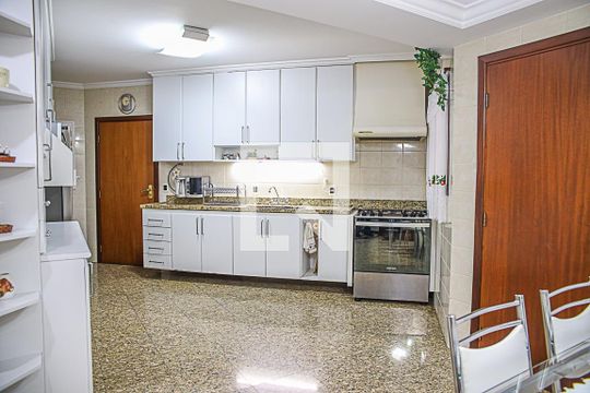 Cozinha de apartamento à venda com 3 quartos, 207m² em Barcelona, São Caetano do Sul