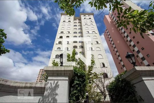 Fachada de apartamento para alugar com 2 quartos, 64m² em Vila Olímpia, São Paulo