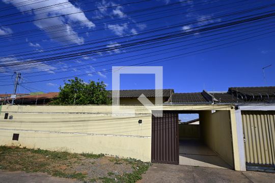 Fachada de casa para alugar com 3 quartos, 182m² em Cidade Satélite São Luiz, Aparecida de Goiânia