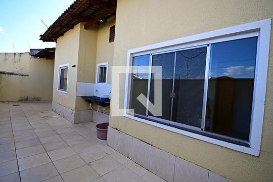Área de Serviço de casa para alugar com 3 quartos, 182m² em Cidade Satélite São Luiz, Aparecida de Goiânia