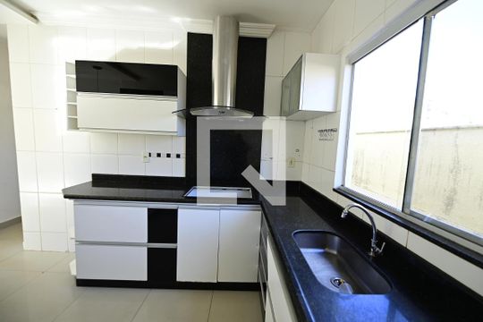 Cozinha de casa para alugar com 3 quartos, 182m² em Cidade Satélite São Luiz, Aparecida de Goiânia