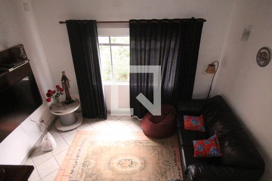 Sala de casa à venda com 4 quartos, 250m² em Parque Peruche, São Paulo