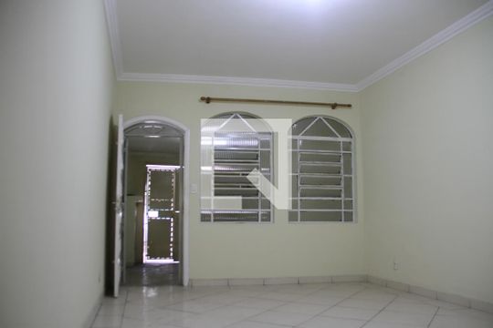 Sala de casa à venda com 3 quartos, 270m² em Jardim São Sebastião, São Paulo